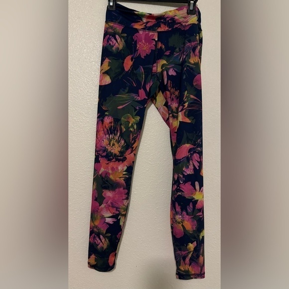 Energie Pants - Energie- women’s leggings- size M- polyester material